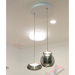 Závěsné svítidlo KNOT SMALL III (DISCO+CILINDRO+SFERA) sklo LED 3x10W 2700K - BROKIS Obrázek pro produkt Závěsné svítidlo KNOT SMALL III (DISCO+CILINDRO+SFERA) sklo LED 3x10W 2700K - BROKIS