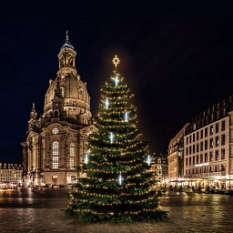 LED světelná sada na stromy vysoké 15-17m, teplá bílá s padajícím sněhem Obrázek pro produkt LED světelná sada na stromy vysoké 15-17m, teplá bílá s padajícím sněhem
