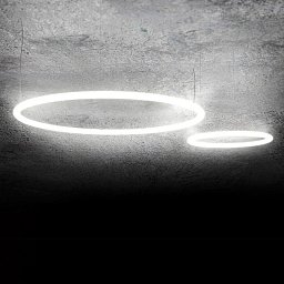 Alphabet of light kruh 90 závěsné - Bluetooth - ARTEMIDE Obrázek pro produkt Alphabet of light kruh 90 závěsné - Bluetooth - ARTEMIDE