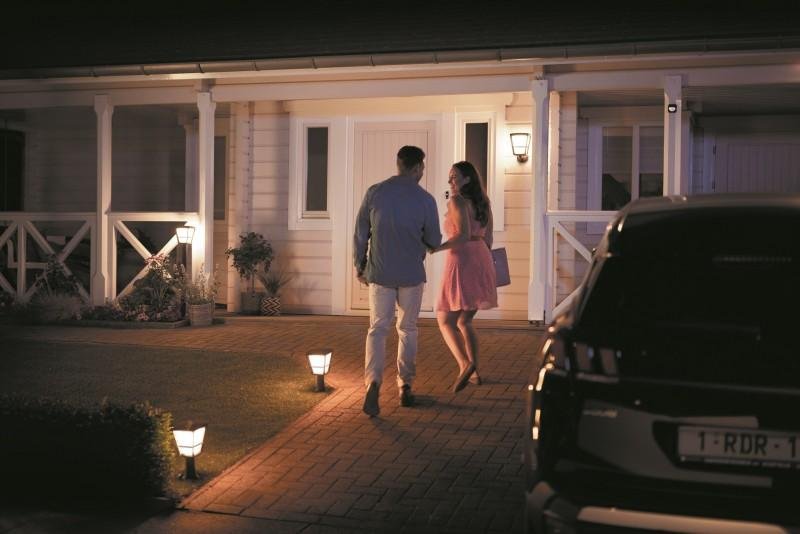Philips HUE 17439/30/P7 (obrázek 11)