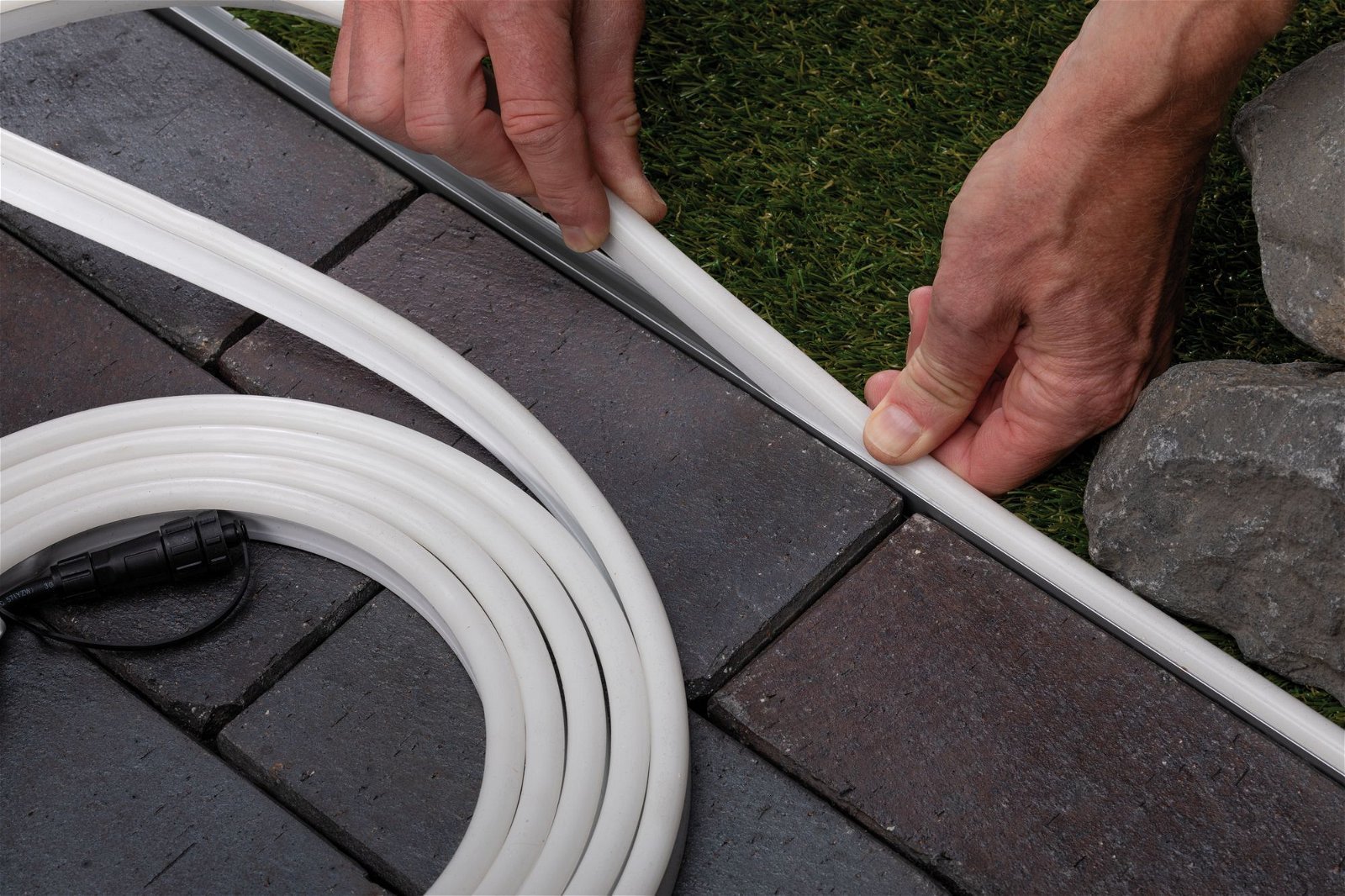 P 94680 Plug & Shine LED pásek Smooth Einzelstripe IP68 3000K 26W černá - PAULMANN (obrázek 4)