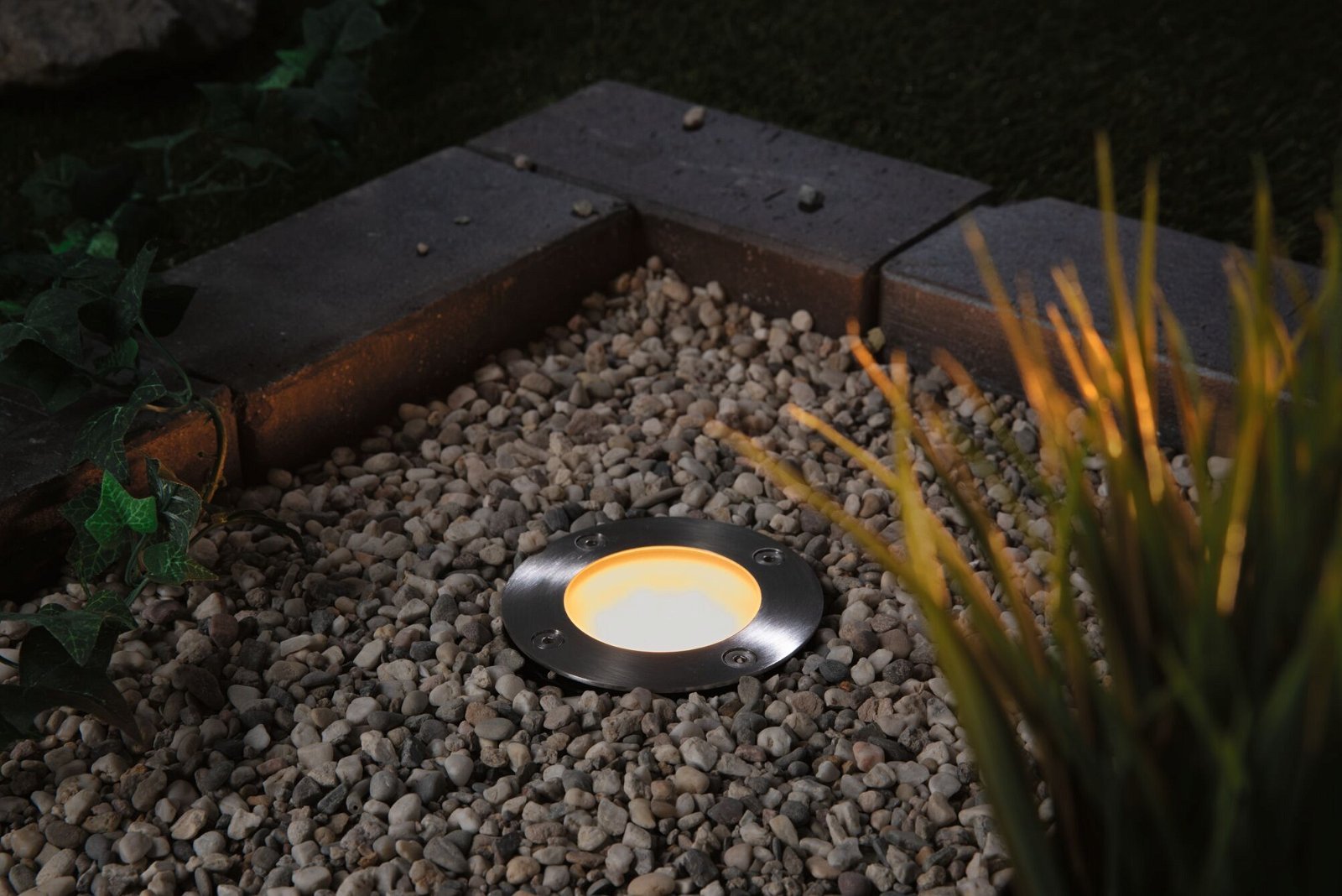 P 94588 Plug & Shine LED zemní svítidlo Smart Home Zigbee zlaté světlo spot neláká hmyz IP65 CCT 4,6W černá/ocel - PAULMANN (obrázek 4)