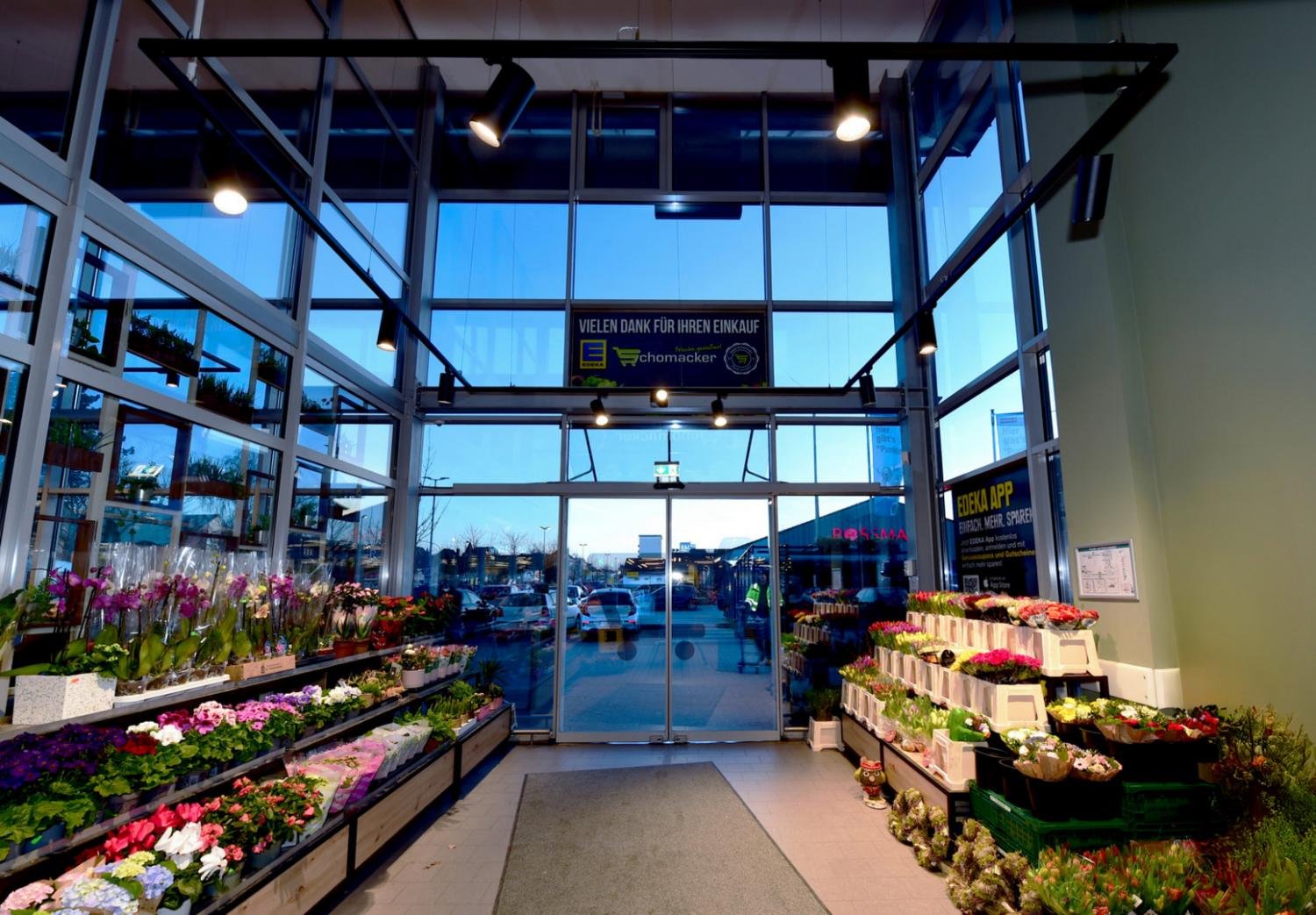 Obrázek produktu Deko-Light kolejnicový systém 3-fázový 230V Lucea 20 černá 220-240V AC/50-60Hz 20,00 W 3000/4000 K tmavě černá RAL 9005 - LIGHT IMPRESSIONS 4 Obrázek produktu Deko-Light kolejnicový systém 3-fázový 230V Lucea 20 černá 220-240V AC/50-60Hz 20,00 W 3000/4000 K tmavě černá RAL 9005 - LIGHT IMPRESSIONS 4