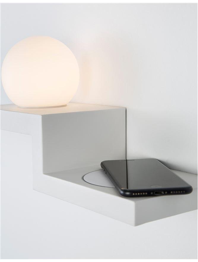 Levně NV 9183311 Nástěnné svítidlo ROOM bílý hliník a opálové sklo vypínač na těle LED Samsung 6W 230V 3000K IP20 nabíjení telefonu - NOVA LUCE