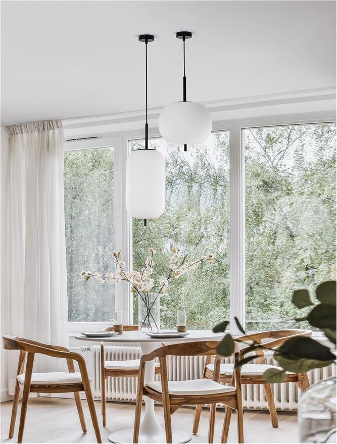 NV 9624072 Závěsné svítidlo LATO černý kov a opálové sklo E27 1x12W 230V IP20 bez žárovky - NOVA LUCE