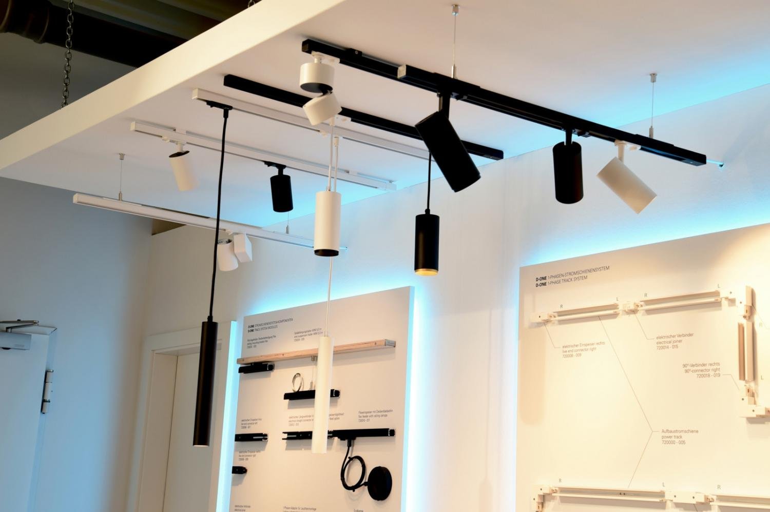 Obrázek produktu Deko-Light 1-fázový kolejnicový systém, D One přisazená lišta 2m, 220-240V černá RAL 9011 2000 mm - LIGHT IMPRESSIONS 2 Obrázek produktu Deko-Light 1-fázový kolejnicový systém, D One přisazená lišta 2m, 220-240V černá RAL 9011 2000 mm - LIGHT IMPRESSIONS 2