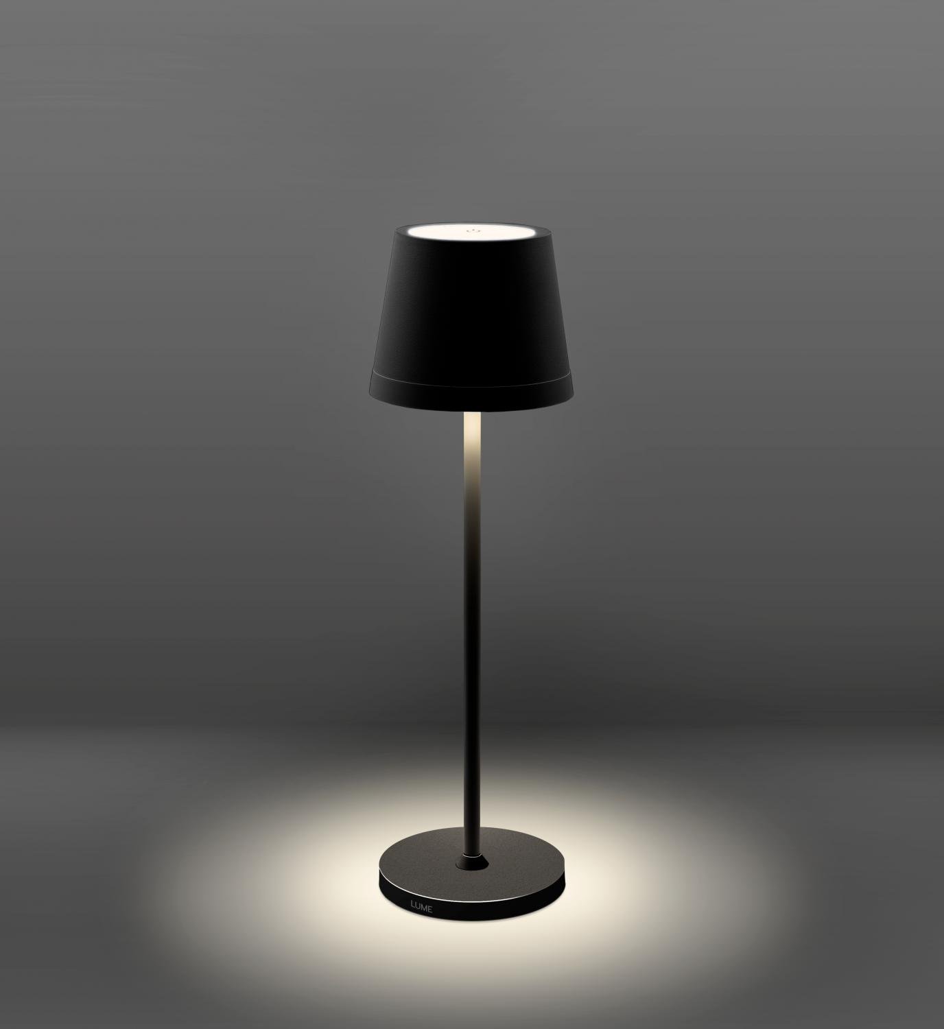 CEN LMPNG-023827 Nabíjecí stmívatelné LED svítidlo LUME PLUS černá 2,2W 2700K IP54 USB Ra95 s nabíjecí základnou - CENTURY