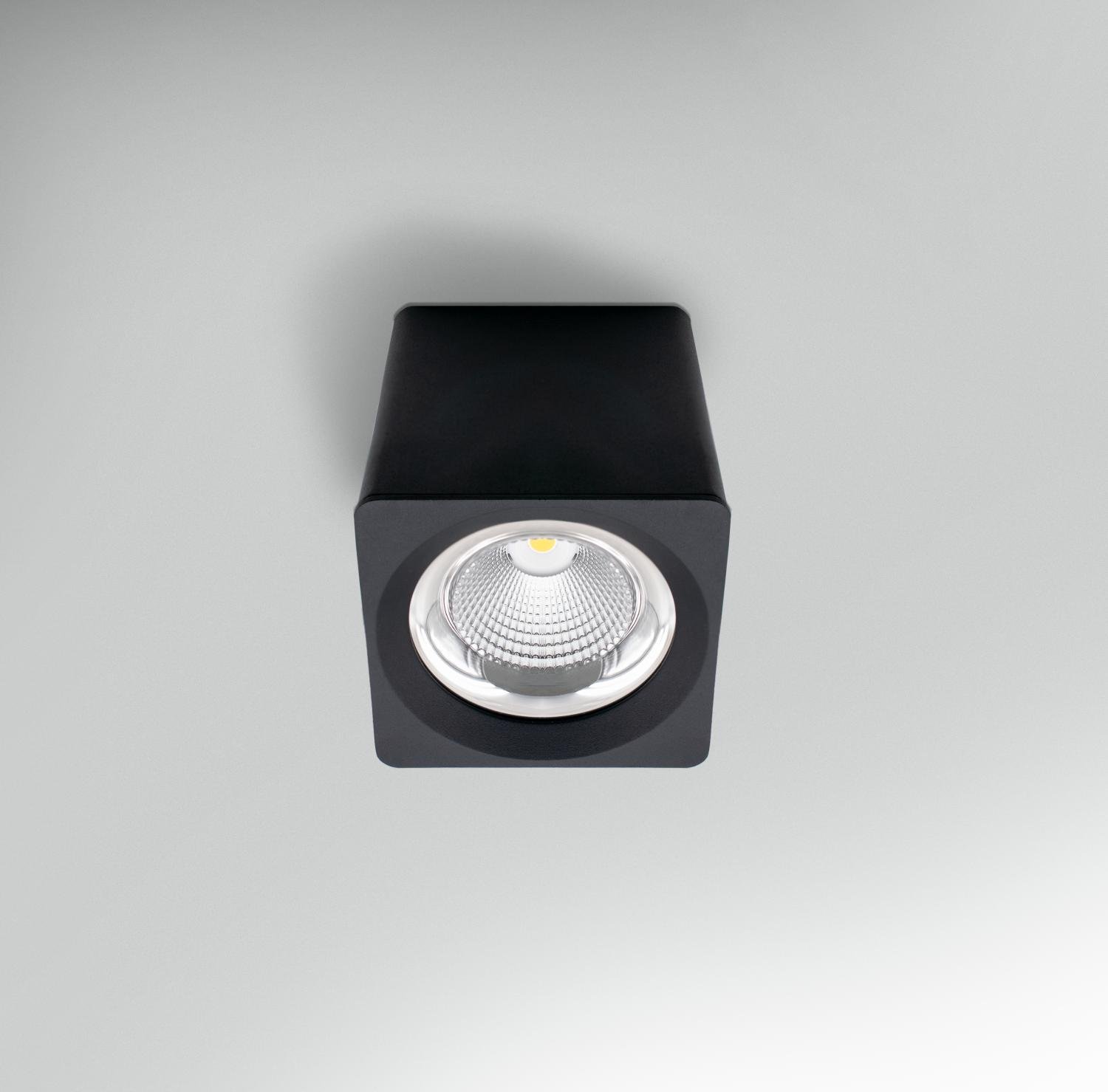 CEN QBNE-109030 Stropní svítidlo LED QUBE ČERNÉ 90x90x90mm 10W 230V 3000K 45d IP20 - CENTURY