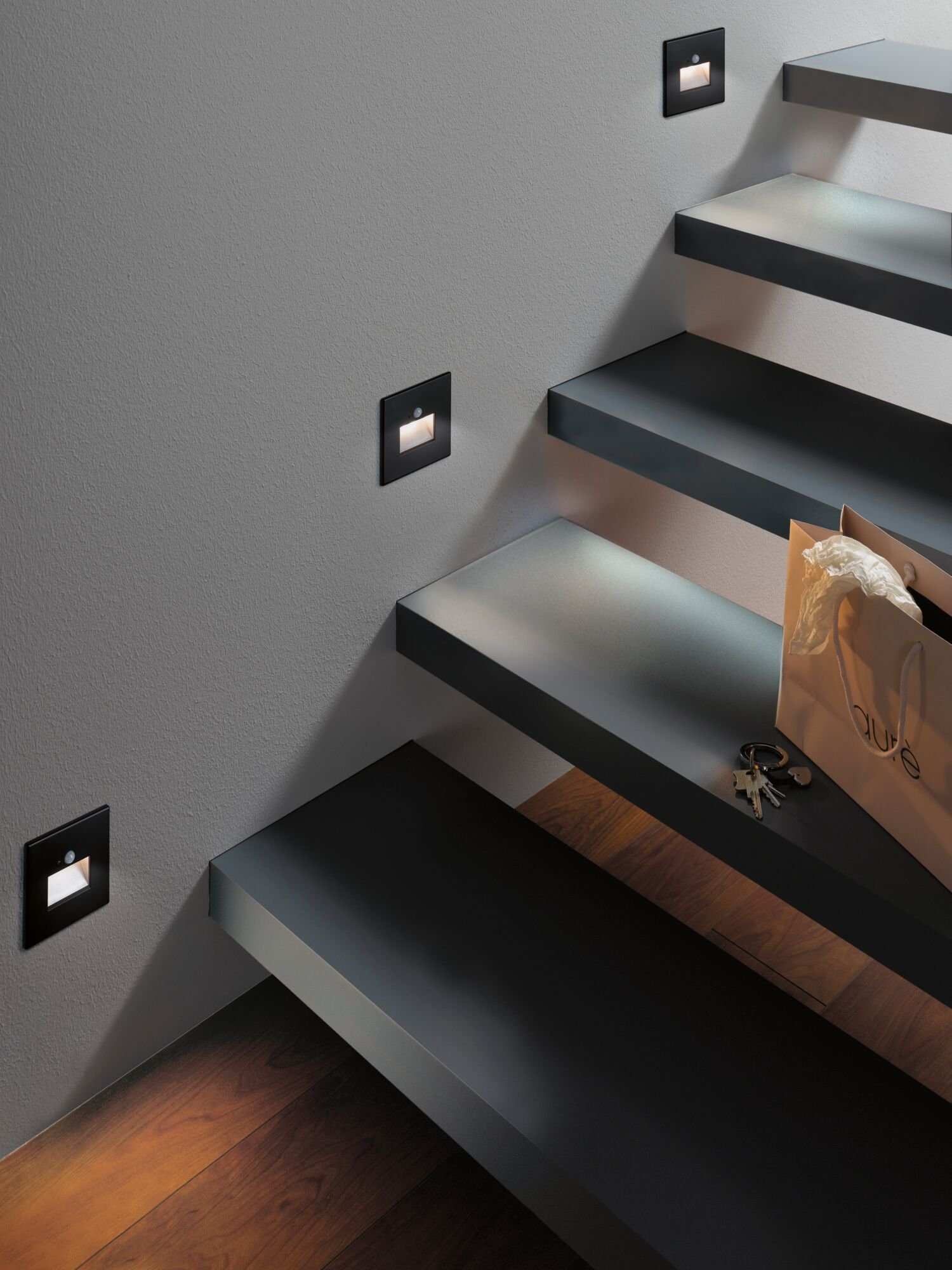 P 93135 LED vestavné svítidlo do zdi Edge Quadro hranaté se senzorem 8x8cm 1,2W 230V 2700K černá mat - PAULMANN (obrázek 5)