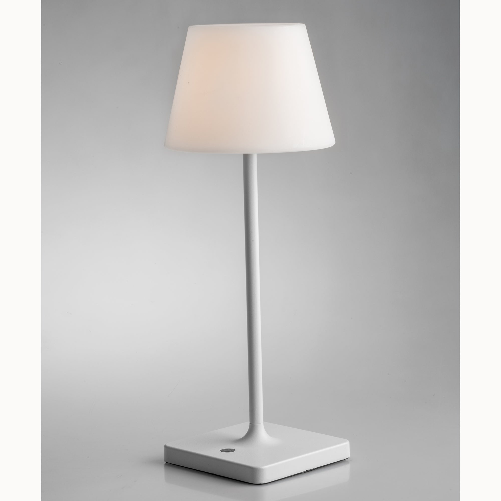 FAN LED-JAMMIN-L-BCO Nabíjecí venkovní stolní svítidlo JAMMIN bílá, kov, LED 2,2 W, 60 lm, 3000 K, stmívatelné, IP54, 39 x 15 cm - FANEUROPE