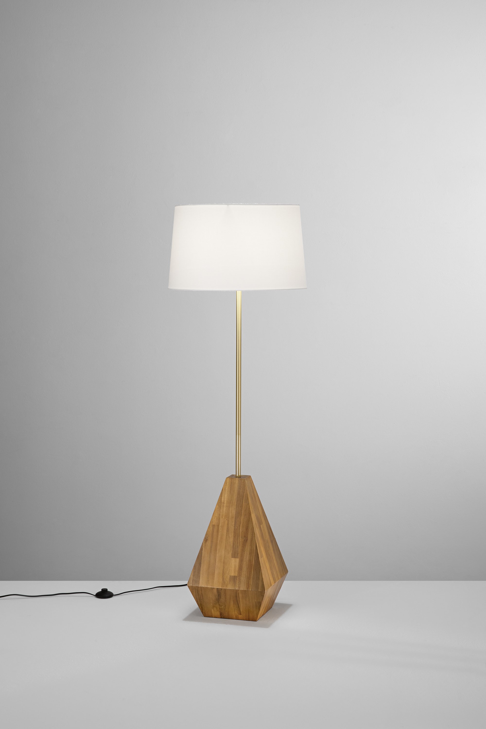 Obrázek produktu Stojací lampa Munari pr. 50 x 150 cm - FANEUROPE 2 Obrázek produktu Stojací lampa Munari pr. 50 x 150 cm - FANEUROPE 2