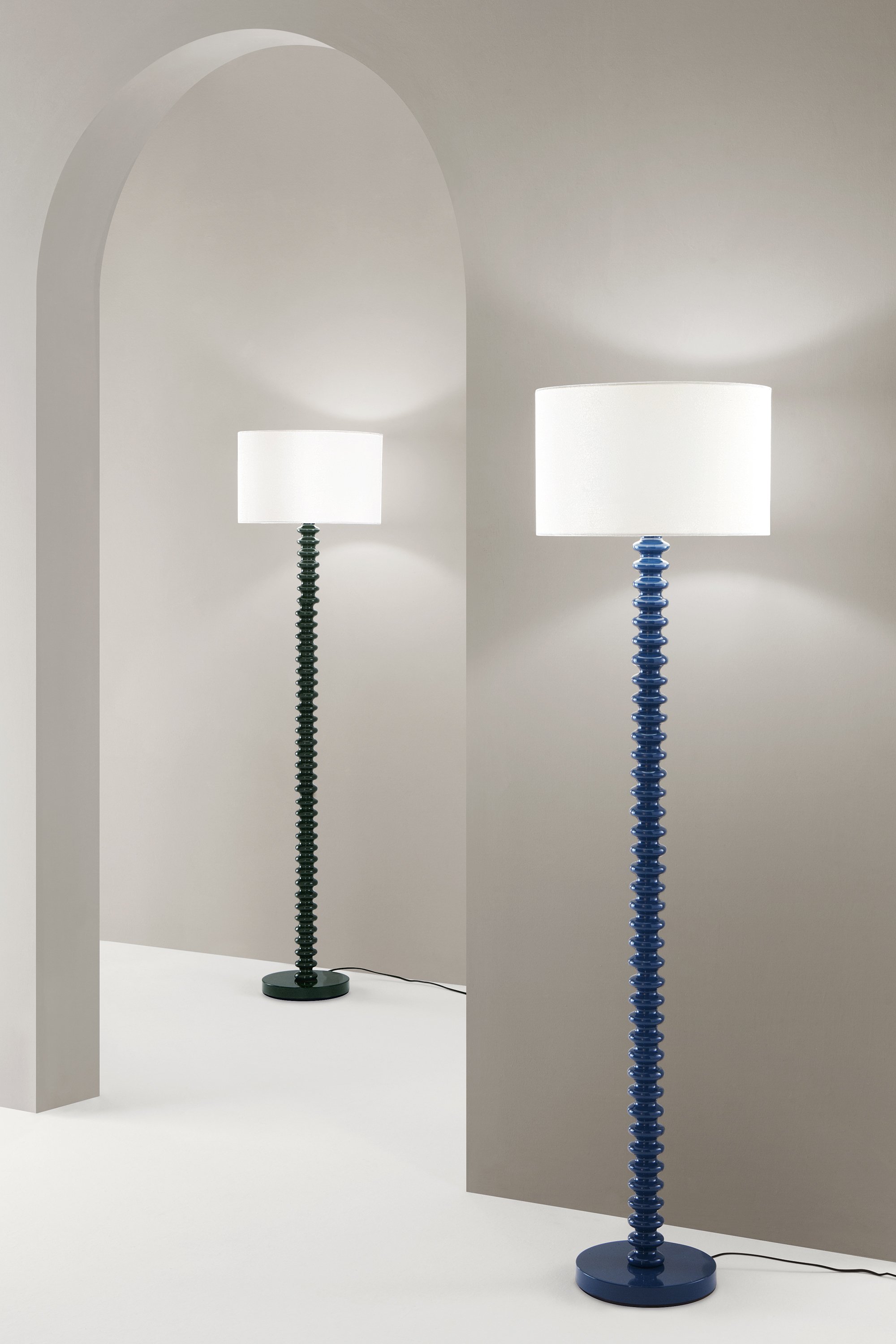 Obrázek produktu Stojací lampa Sultan (modrá + samet) kov + samet, 1 x E27, 15 W; lampa pr. 40 x 20 cm, konstrukce 40 x 158 cm - FANEUROPE 3 Obrázek produktu Stojací lampa Sultan (modrá + samet) kov + samet, 1 x E27, 15 W; lampa pr. 40 x 20 cm, konstrukce 40 x 158 cm - FANEUROPE 3
