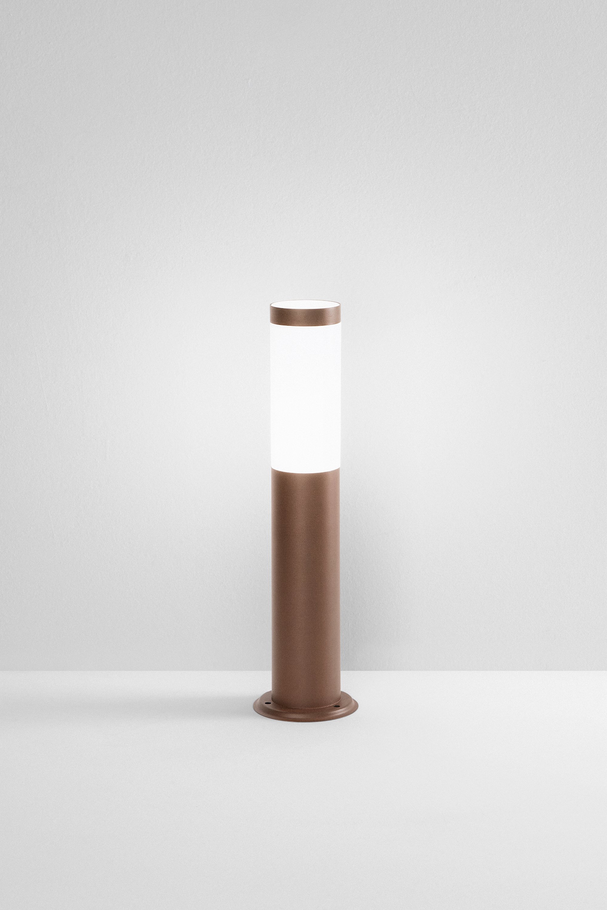 Obrázek produktu Sloupek Toko (nerez + polykarbonát, bronz) 1 x E27, IP44, 450 x 115 x 115 mm - FANEUROPE 2 Obrázek produktu Sloupek Toko (nerez + polykarbonát, bronz) 1 x E27, IP44, 450 x 115 x 115 mm - FANEUROPE 2