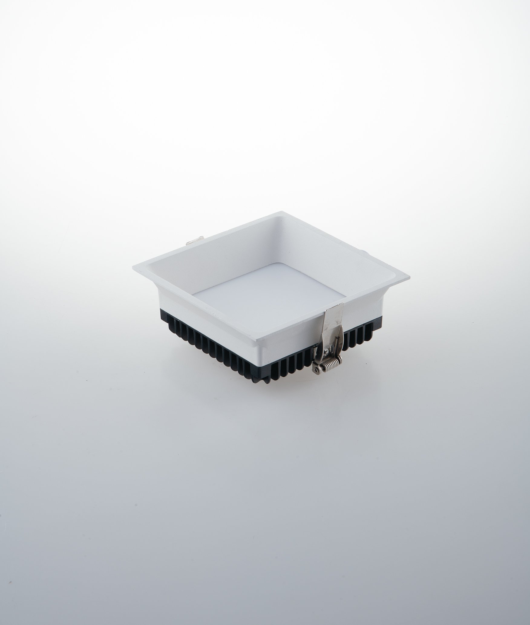 FAN INC-XANTO-Q145 Vestavné LED svítidlo Xanto (čtvercové, bílé) 18 W, CCT, 14,5 x 14,5 x 5,5 cm - FANEUROPE
