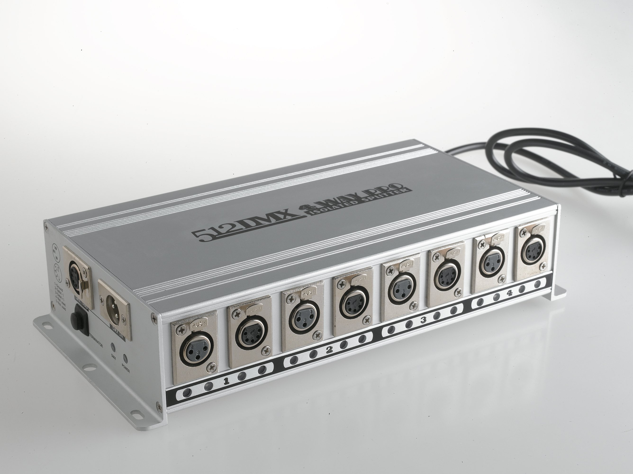 FAN SPLITTER-DMX-4 DMX splitter 6 W, XLR 3x4 a XLR 5x4 , 27,7 x 14,5 x 7 cm - FANEUROPE