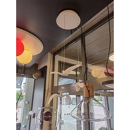 Obrázek pro produkt Závěsné svítidlo NIGHT BIRDS MINI PENDENT 3x triplex opal BROKISGLASS mat / stříbrná / Trimless kabelová verze (bílá struktura) / kabel stříbrný -  BROKIS