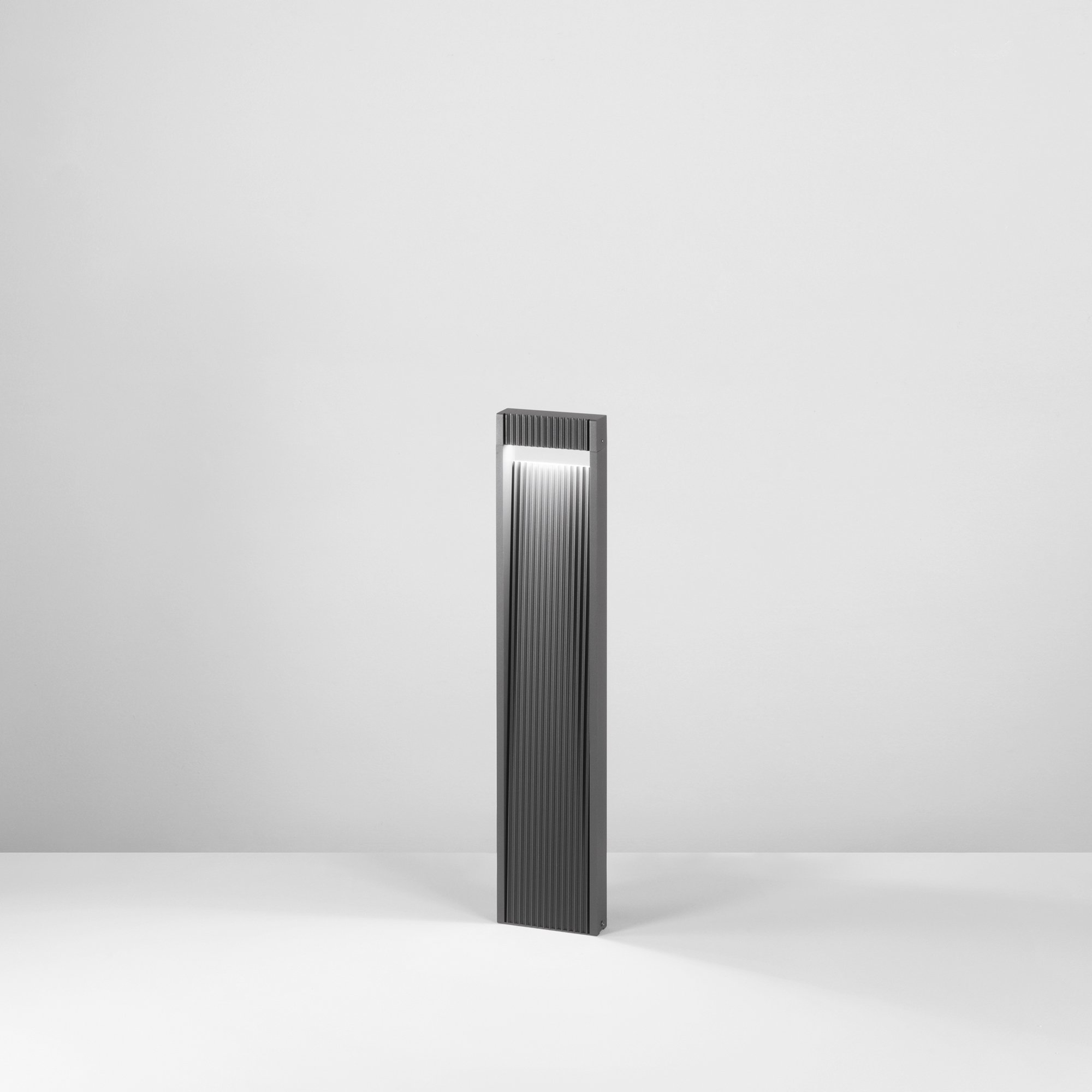 Obrázek produktu Sloupkové svítidlo LUMINA 12 W CCT 3000-4000 K 16,4 x 4,7 x 80 cm - FANEUROPE 4 Obrázek produktu Sloupkové svítidlo LUMINA 12 W CCT 3000-4000 K 16,4 x 4,7 x 80 cm - FANEUROPE 4