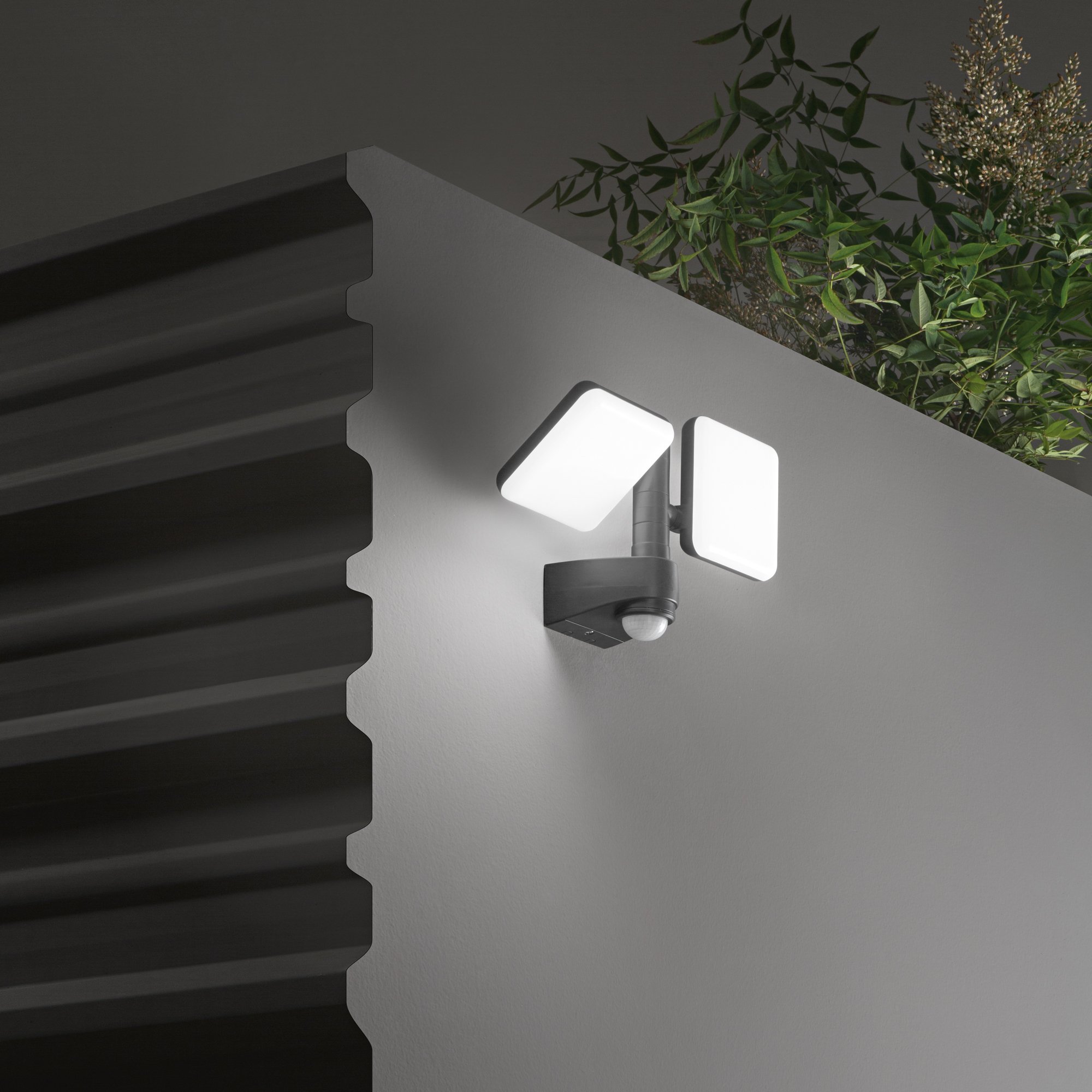 FAN LED-SAT-20 Venkovní reflektor LED SAT antracit plast 2x10 W 2400 lm 4000 K IP54 se senzorem 23x33x13,35 cm - FANEUROPE (obrázek 3)