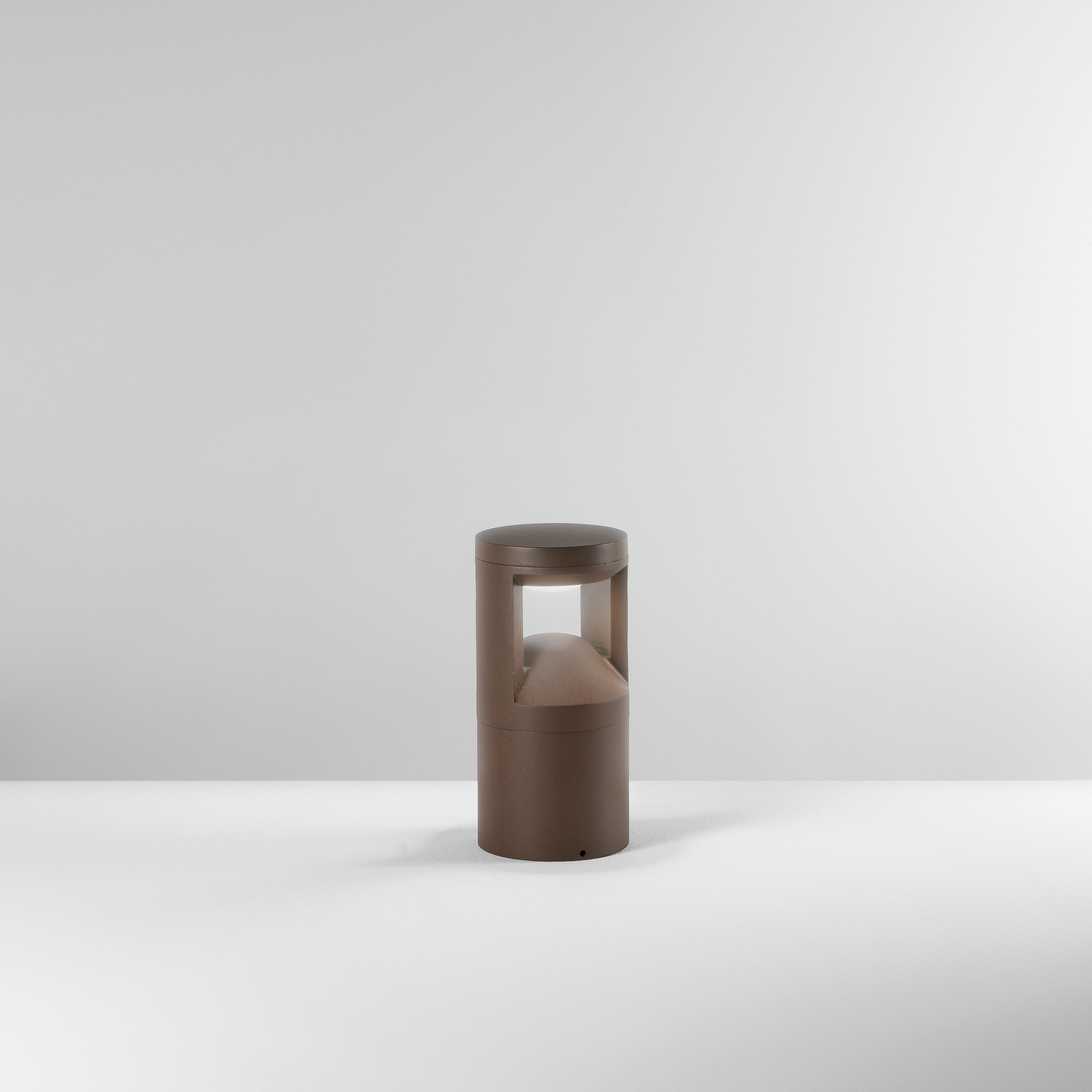 Sloupkové svítidlo PALETTO LED WAMI bronz hliník 12 W 1530 lm CCT IP65 25x12 cm - FANEUROPE Obrázek produktu Sloupkové svítidlo PALETTO LED WAMI bronz hliník 12 W 1530 lm CCT IP65 25x12 cm - FANEUROPE