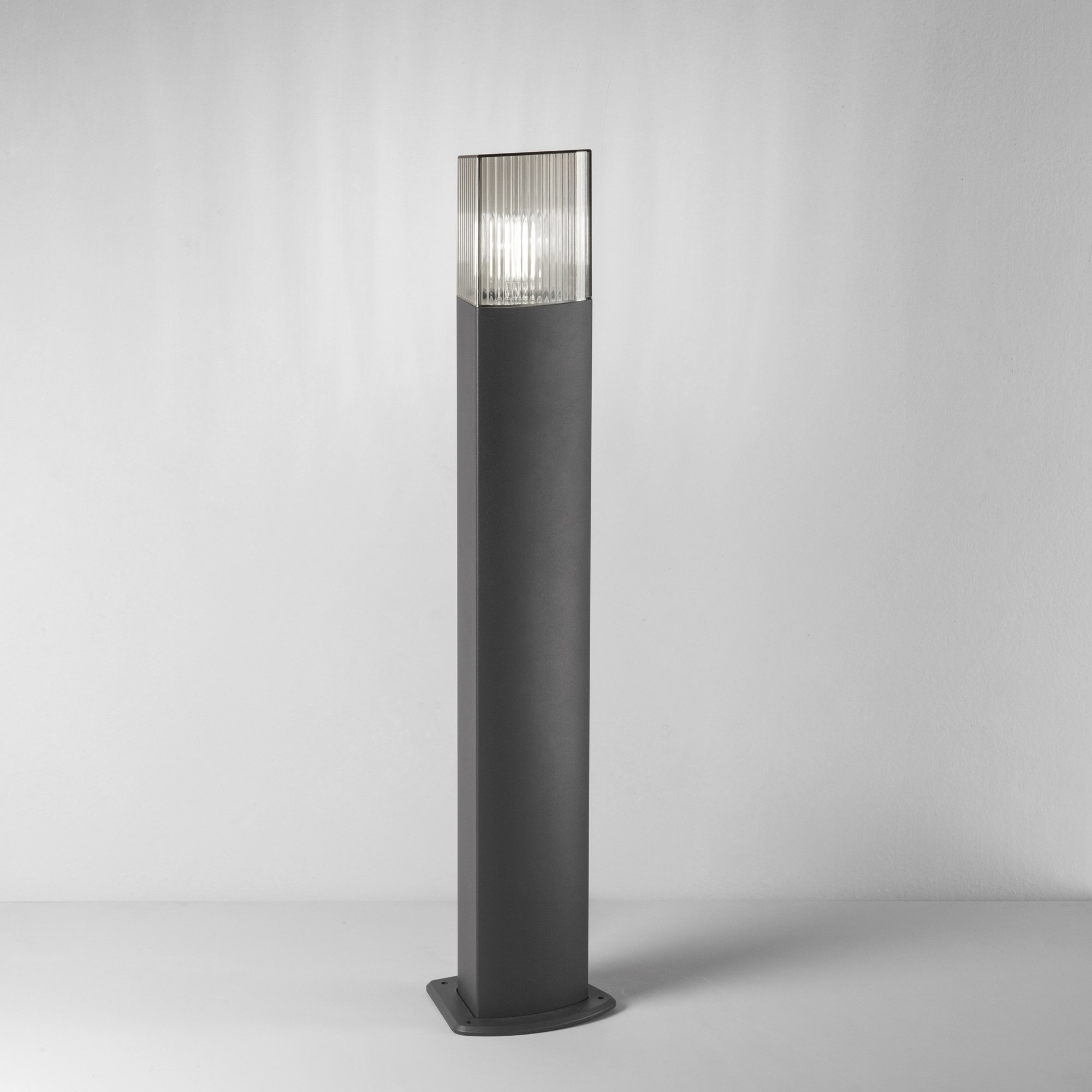 Obrázek produktu Sloupkové svítidlo Paletto Dark, hliník/antracit, 1 x E27, difuzor PC Fumé, 750 x 154 x 133 mm, IP54 - FANEUROPE 5 Obrázek produktu Sloupkové svítidlo Paletto Dark, hliník/antracit, 1 x E27, difuzor PC Fumé, 750 x 154 x 133 mm, IP54 - FANEUROPE 5