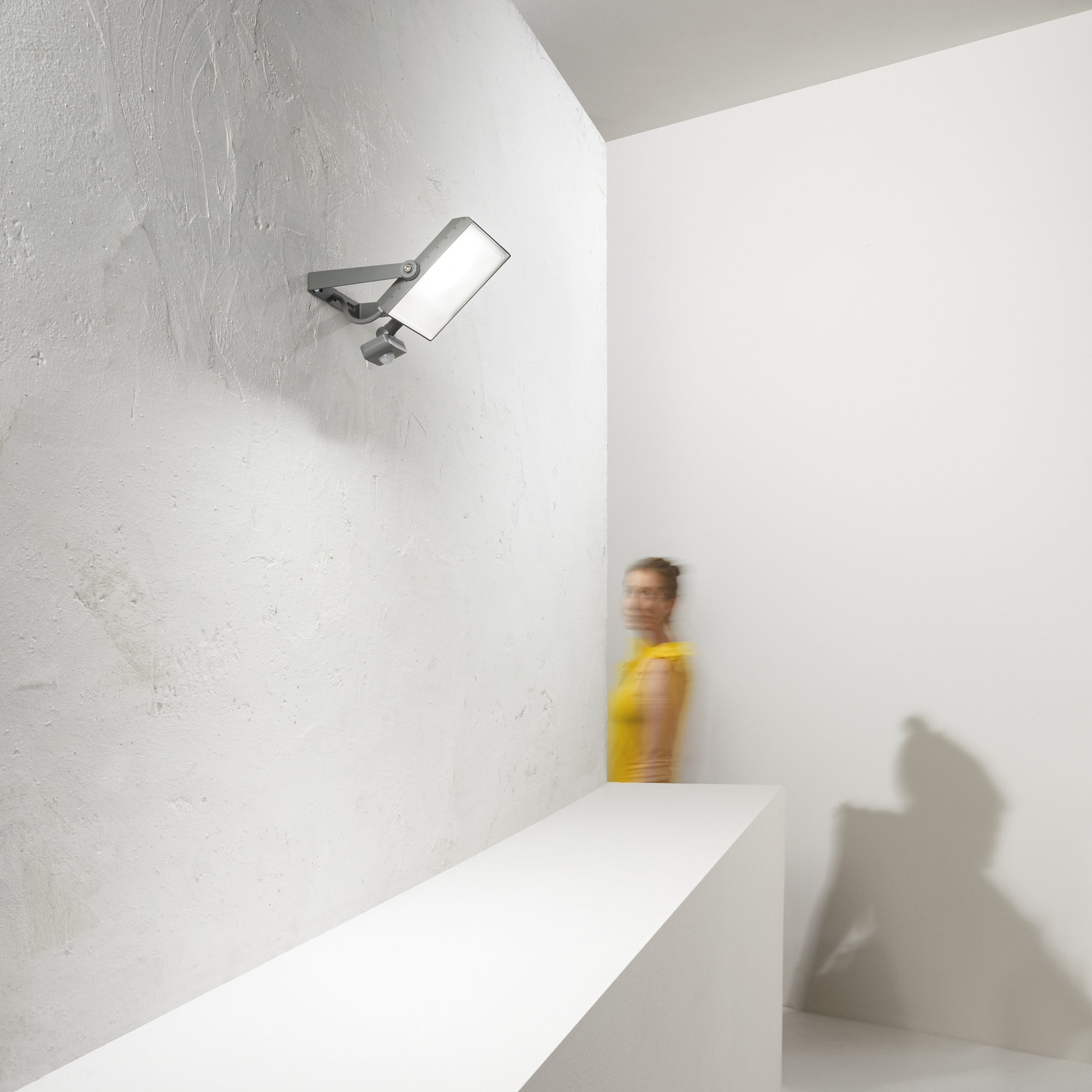 Obrázek produktu Venkovní reflektor AXEL LED, 10 W, CCT, stříbrná, IP65 - FANEUROPE 4 Obrázek produktu Venkovní reflektor AXEL LED, 10 W, CCT, stříbrná, IP65 - FANEUROPE 4