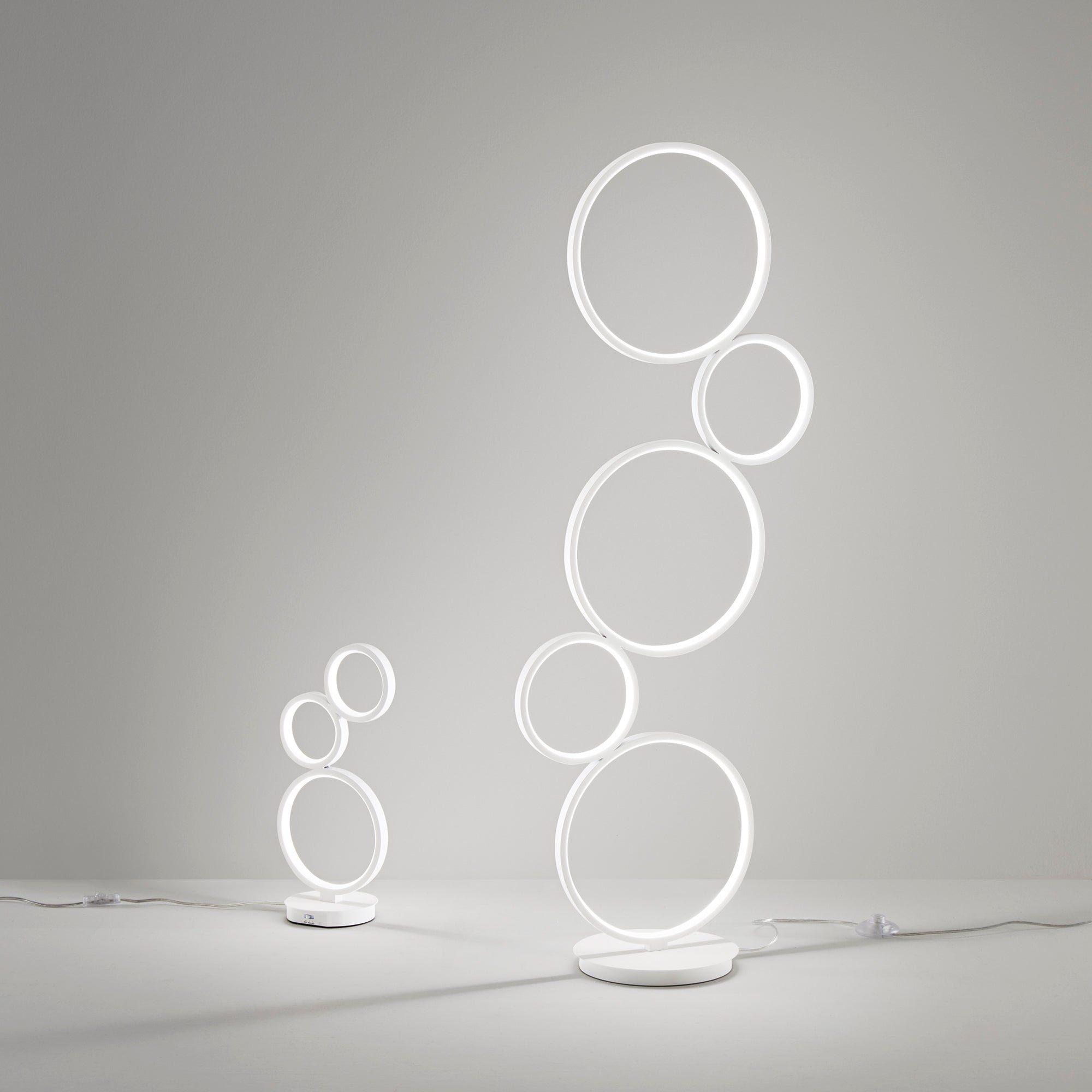 Obrázek produktu Stojací lampa PIANTANA LED FREDY bílá, 36 W, 4080 lm, CCT, 46,3 x 25 x 117 cm - FANEUROPE 4 Obrázek produktu Stojací lampa PIANTANA LED FREDY bílá, 36 W, 4080 lm, CCT, 46,3 x 25 x 117 cm - FANEUROPE 4