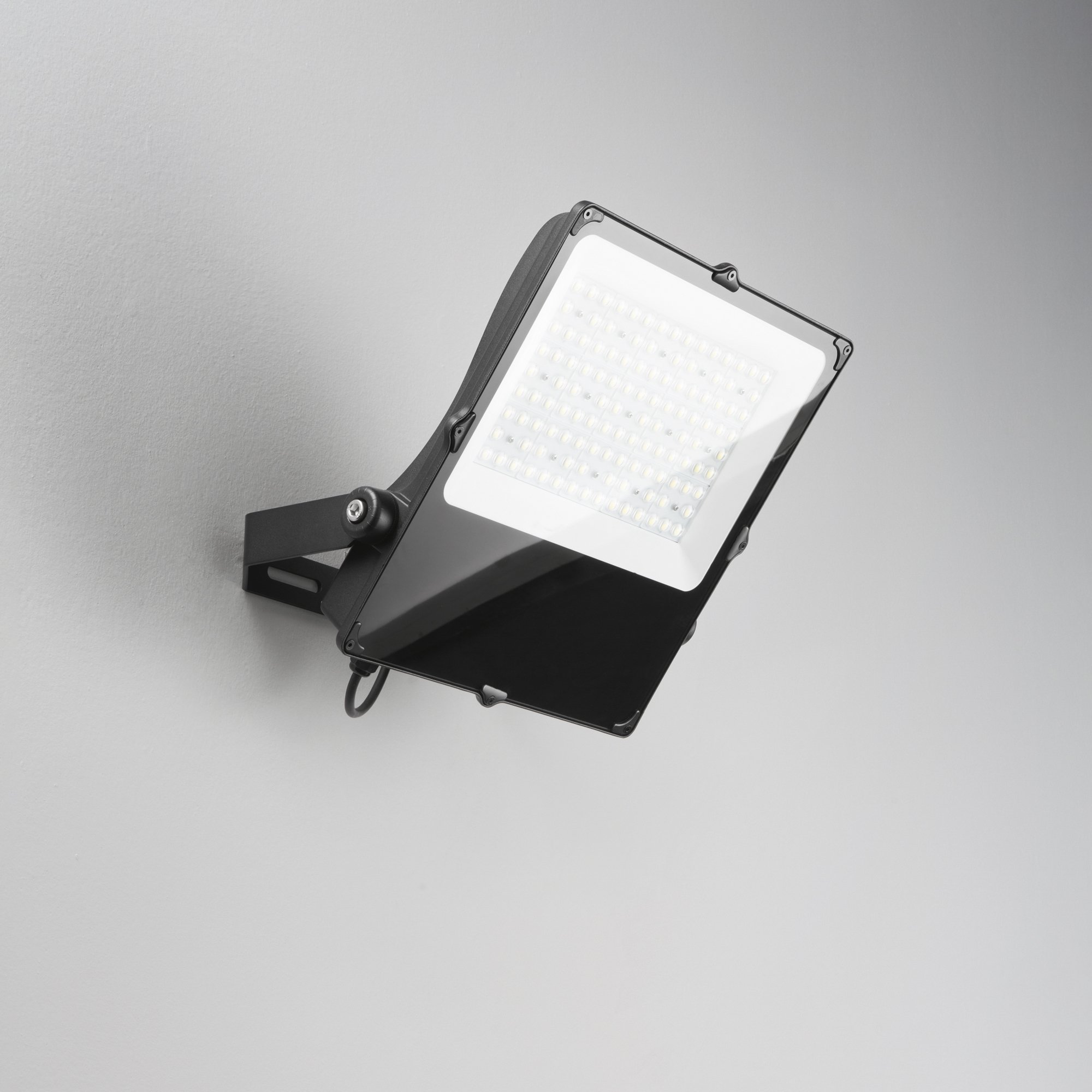 FAN LED-GIOVE-200M-30 LED reflektor Giove černý, 200 W, 32000 lm, 4000 K, IP66, vyzařovací úhel 30 °, 39,4 x 5,6 x 44,5 cm - FANEUROPE