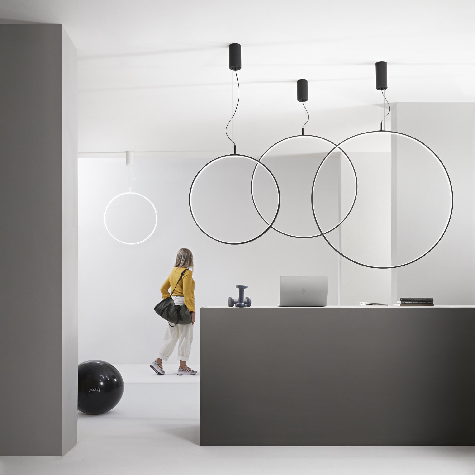 Obrázek produktu Závěsné svítidlo LED TOORX bílá 40 W 4720 lm CCT 80 x 230 cm - FANEUROPE 2 Obrázek produktu Závěsné svítidlo LED TOORX bílá 40 W 4720 lm CCT 80 x 230 cm - FANEUROPE 2