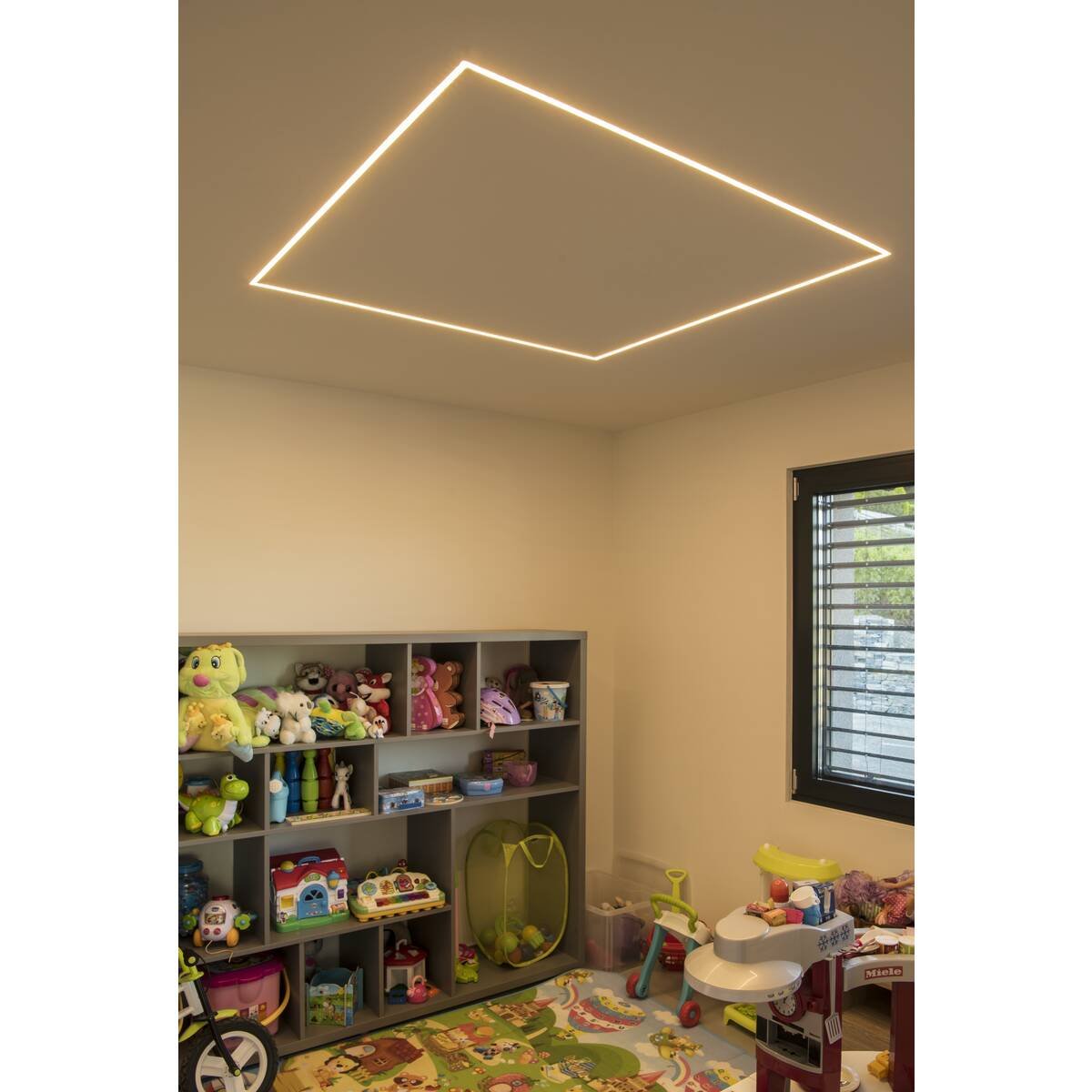 LA 1000540 Kryt na GRAZIA 20 plast ploché provedení 3m satinovaný - BIG WHITE (SLV) (obrázek 2)