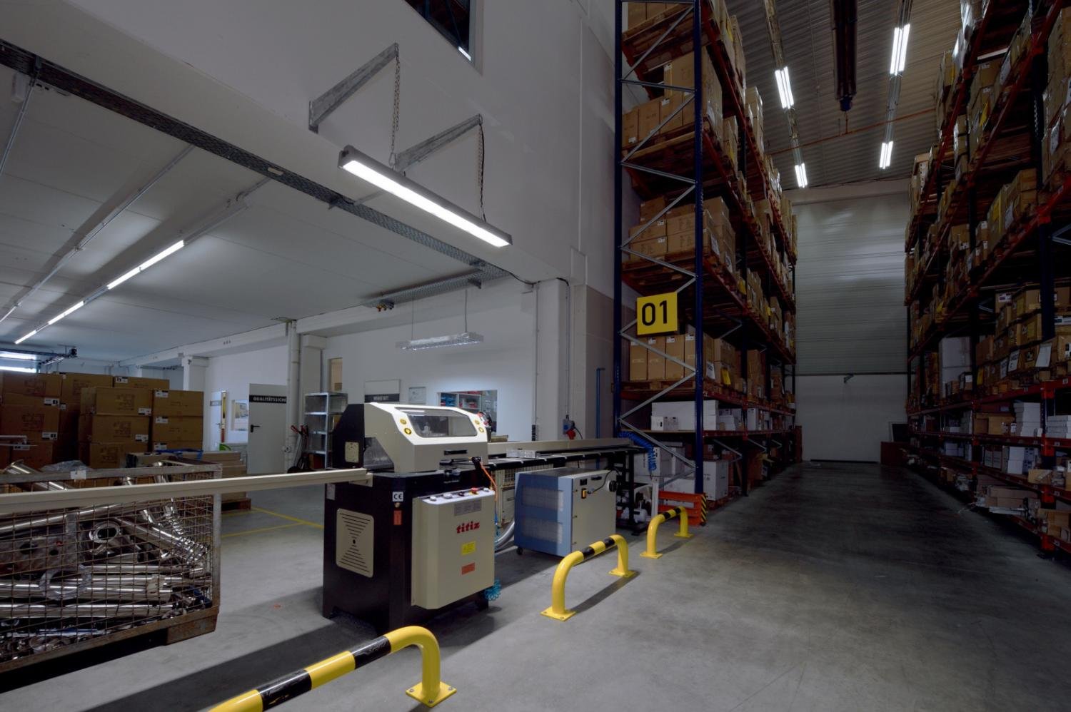 Obrázek produktu Deko-Light podlahové a nástěnné a stropní svítidlo Highbay Normae 100-240V 190W 5000 K 23800 lm 1219 mm tmavěšedá - LIGHT IMPRESSIONS 9 Obrázek produktu Deko-Light podlahové a nástěnné a stropní svítidlo Highbay Normae 100-240V 190W 5000 K 23800 lm 1219 mm tmavěšedá - LIGHT IMPRESSIONS 9