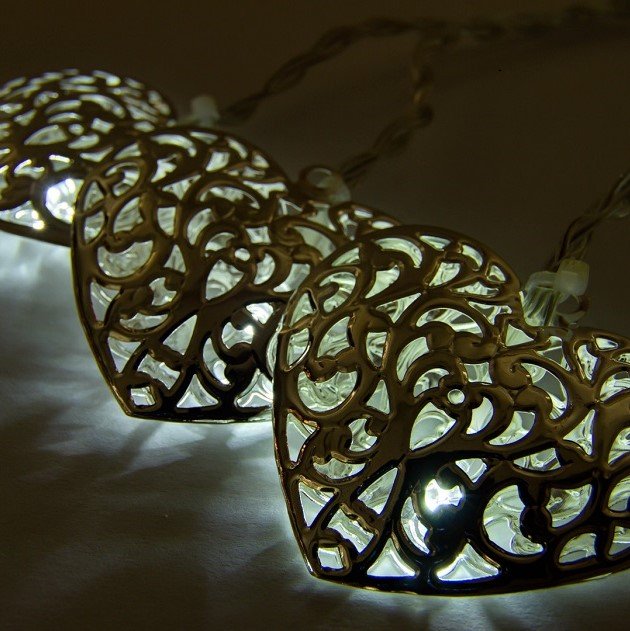 DecoLED DecoLED LED světelný řetěz na baterie - kovová srdce styl vintage, ledově bílá, 10 diod, 2,8m