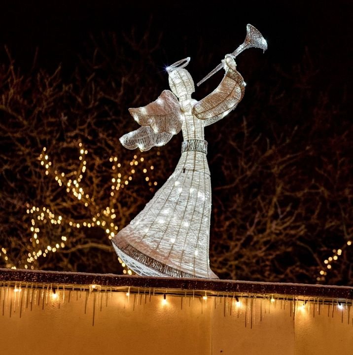 DLED 3DA1 DECOLED Světelný vánoční anděl, 122 cm, ledově bílá, 120 LED