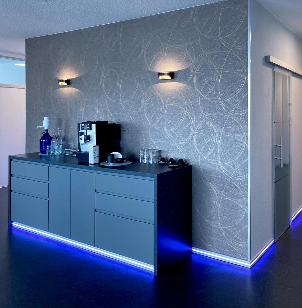 Obrázek produktu Deko-Light nástěnné přisazené svítidlo Acamar 230V 6,90 W 3000 K 250 lm 170 mm černá - LIGHT IMPRESSIONS 2 Obrázek produktu Deko-Light nástěnné přisazené svítidlo Acamar 230V 6,90 W 3000 K 250 lm 170 mm černá - LIGHT IMPRESSIONS 2