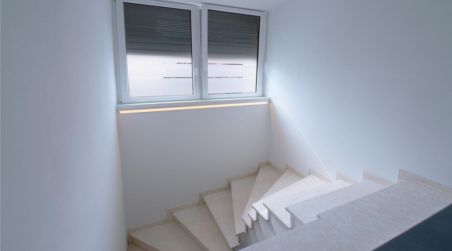 Obrázek produktu Deko-Light sádrokartonový-profil nástěnná římsa EL-02-12 stříbrná elox 3000 mm - LIGHT IMPRESSIONS 4 Obrázek produktu Deko-Light sádrokartonový-profil nástěnná římsa EL-02-12 stříbrná elox 3000 mm - LIGHT IMPRESSIONS 4