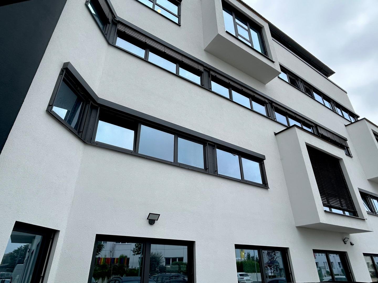 Obrázek produktu Deko-Light nástěnné přisazené svítidlo Alkes S Motion 220-240V AC/50-60Hz 21,00 W 3000 K 735 lm 200 tmavěšedá - LIGHT IMPRESSIONS 2 Obrázek produktu Deko-Light nástěnné přisazené svítidlo Alkes S Motion 220-240V AC/50-60Hz 21,00 W 3000 K 735 lm 200 tmavěšedá - LIGHT IMPRESSIONS 2