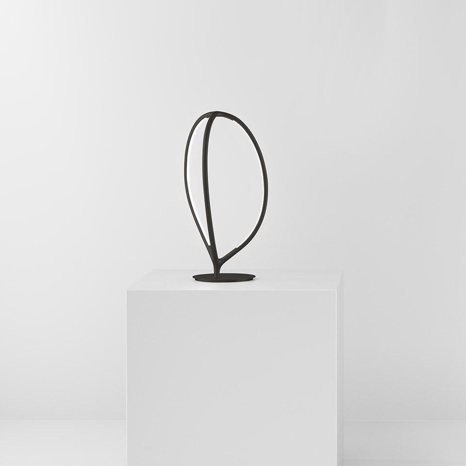 Levně AR 1550030A Arrival stolní lampa - černá - ARTEMIDE