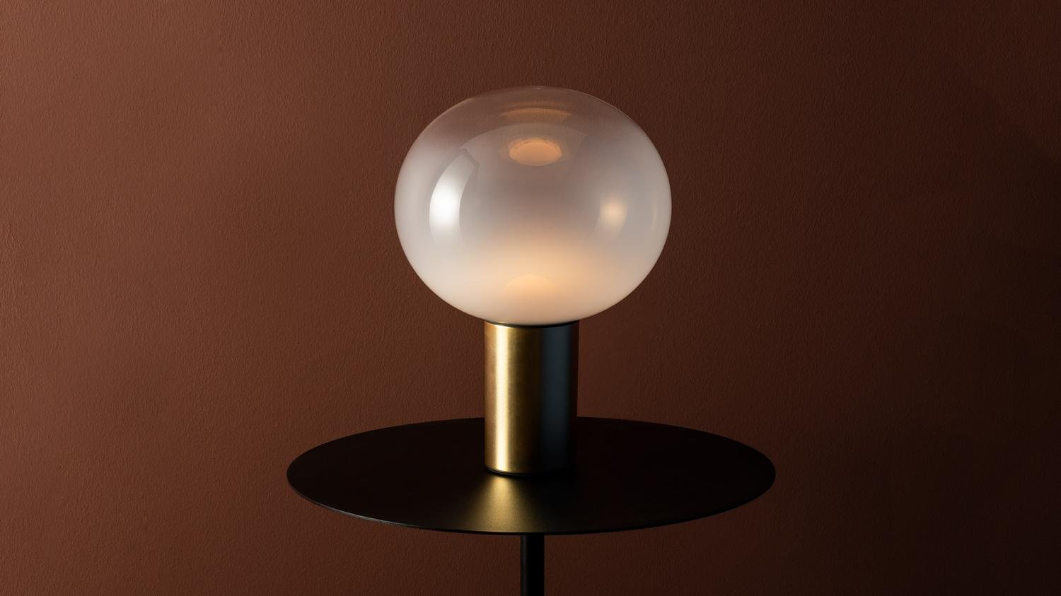 AR 1800140A Laguna 16 stolní lampa - matná mosaz - ARTEMIDE (obrázek 2)