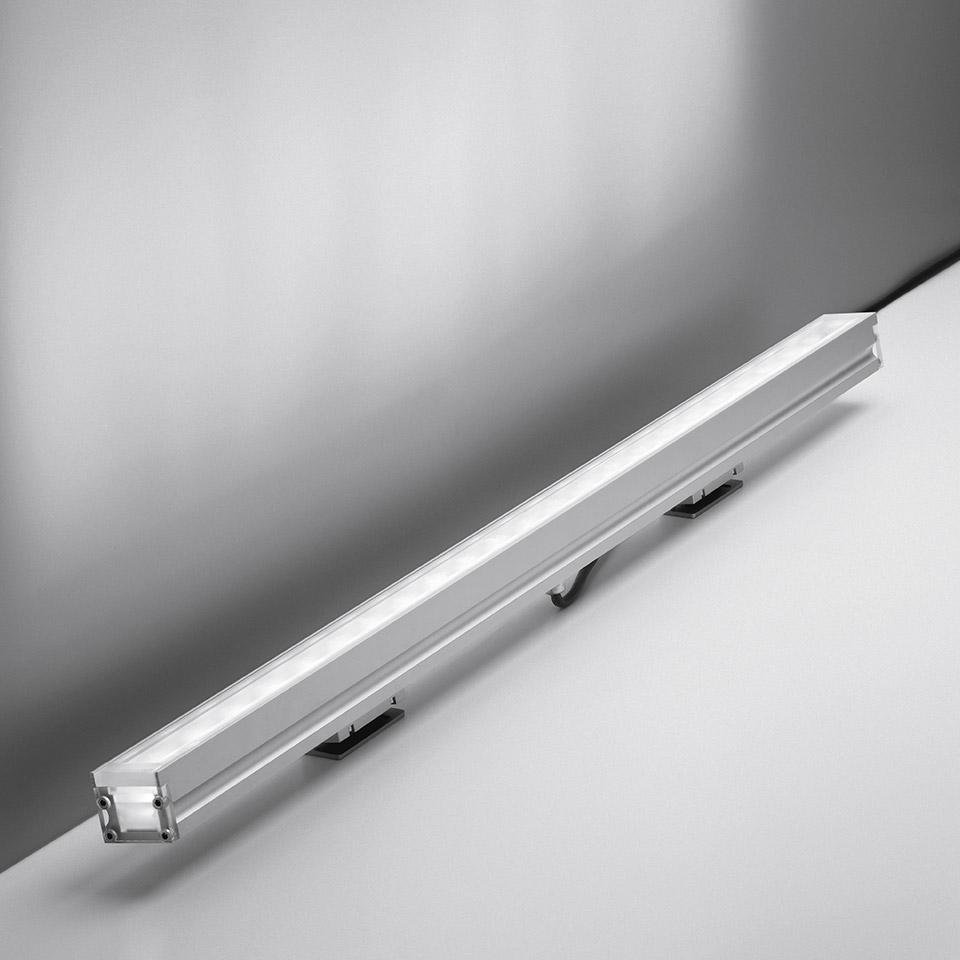 AR NL1733010K0 LineaLed WW nastavitelná lampa 8,5W - 12° 3000K - ARTEMIDE