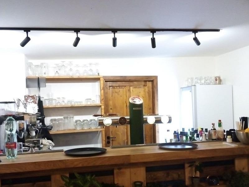 BAR MNÍŠEK BRDY